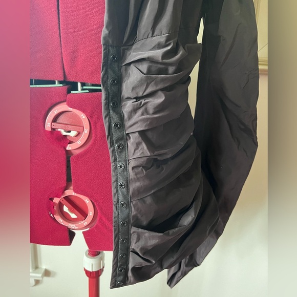 FASHIONABLE BLACK WIND/RAIN JACKET - Picture 8 of 11